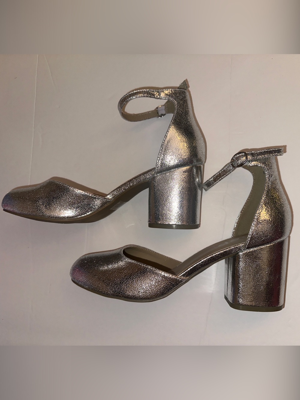 Women’s pop Metallic Silver Ankle-Strap Block Heels size 9 New with Box - Picture 7 of 7